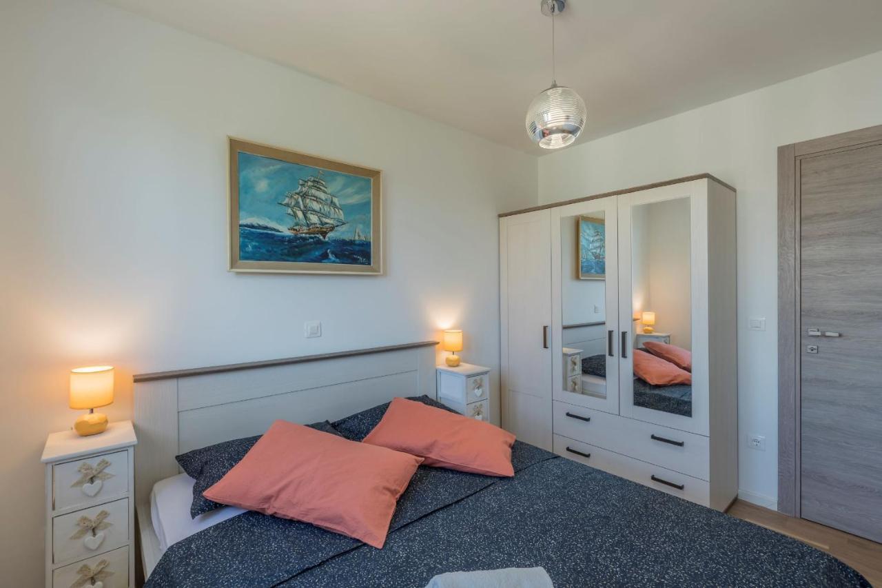 Апартаменты Apartman Lukiana*** Сплит Экстерьер фото