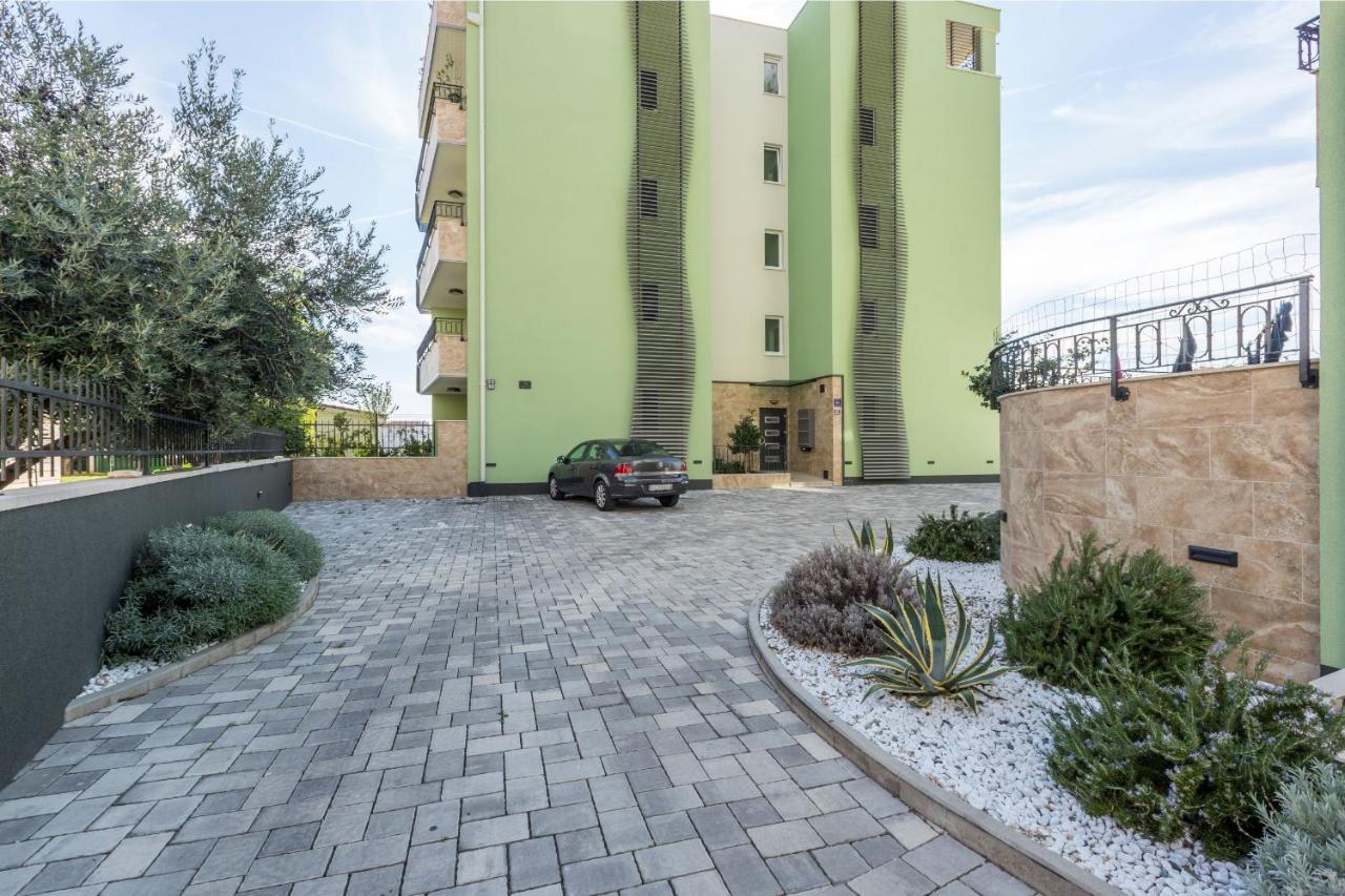 Апартаменты Apartman Lukiana*** Сплит Экстерьер фото
